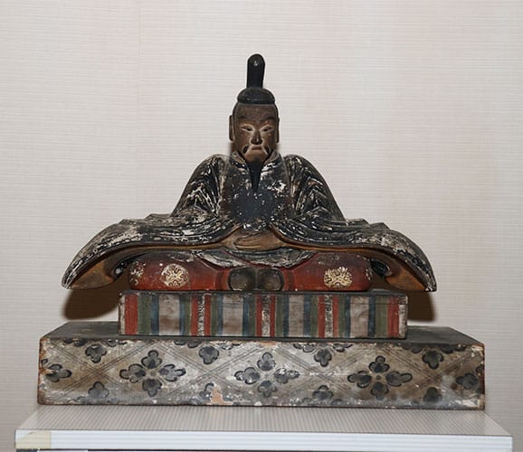 謎の木彫像「織田信憑」か？ 下絵見つかり一致 「御殿様江けん上