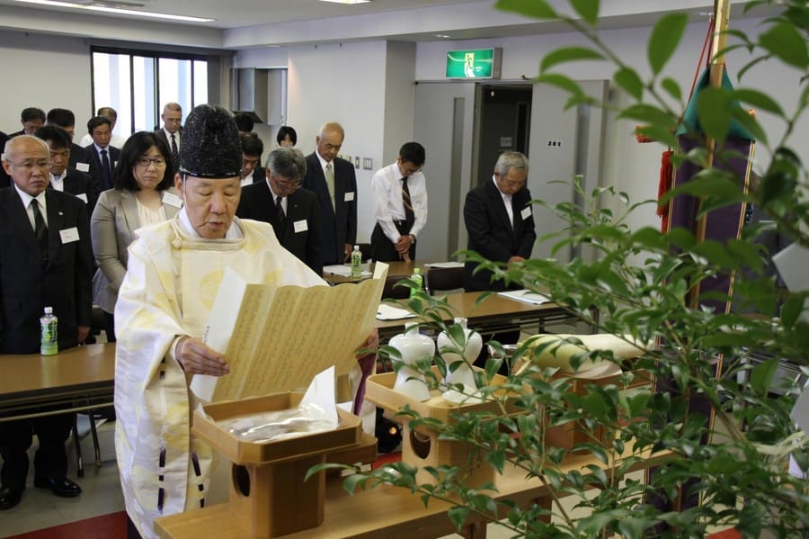 いざ、酒造り最盛期へ 良酒の醸造へ祈りささげる 日本三大杜氏の一つ