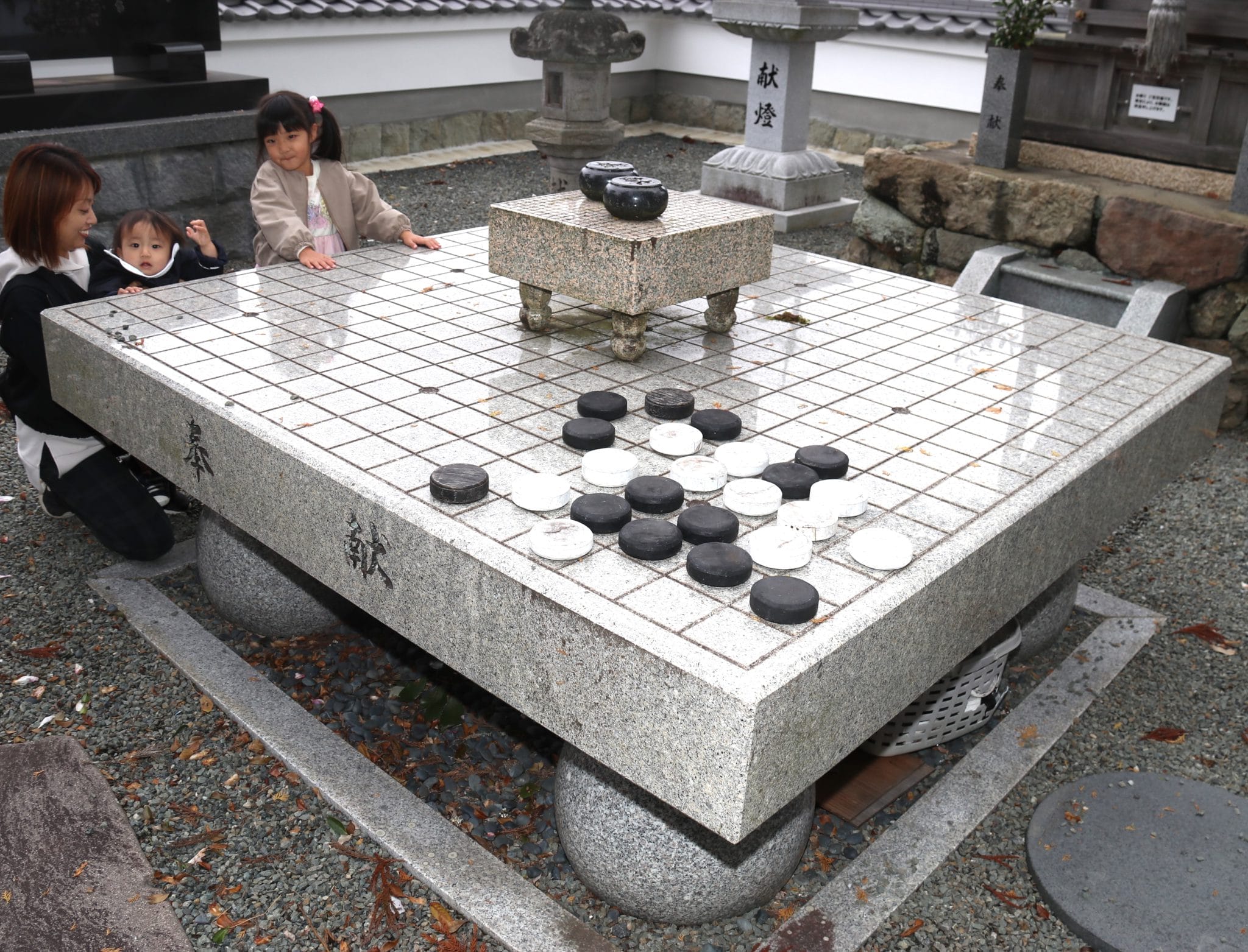 日本一の大碁盤 囲碁で領地争い解決の故事 - 丹波新聞